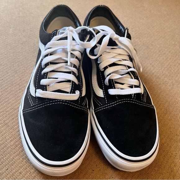 Vans Old Skool Black White Sneakers Men’s 7.5 Women’s 9 Classic Skate Shoes - Picture 2 of 14
